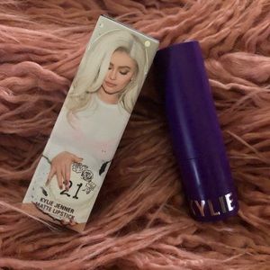 Kylie Birthday Collection RAGER | MATTE Lipstick